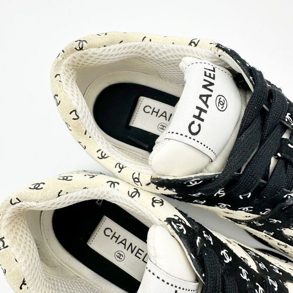 CHANEL 2022 All Over CC Black White Low Top Sneakers Size 38 Logo Lace Up Suede - Picture 10 of 13